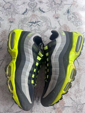 Nike Air Max 95 Neon Yellow & Black Sneakers Men’s 11